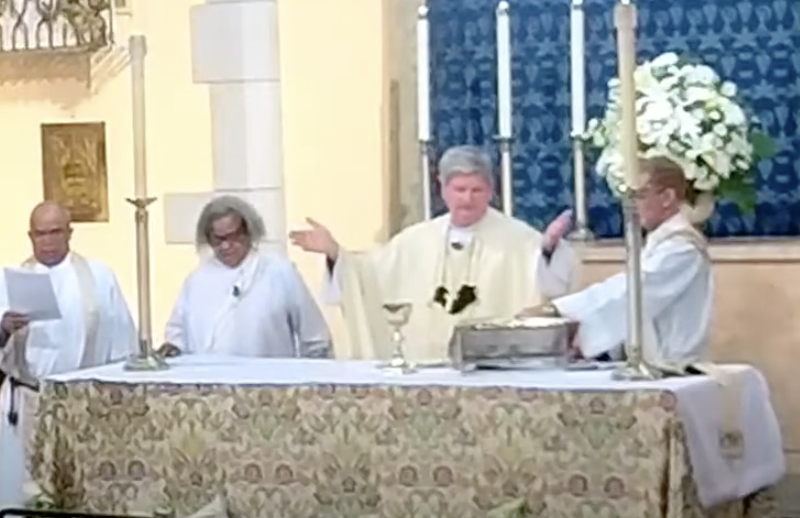 Dean René John (left), Deacon Carol Gilbert, Bishop William H. Stokes, and Deacon Christopher Cox celebrate Easter Eucharist on April 17, 2022