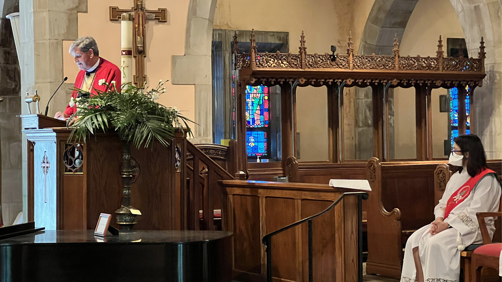 Bishop Stokes preaches at the Deacons' Day Eucharist in April 2022, as the Rev. Gerry Welch, Dcn., listens